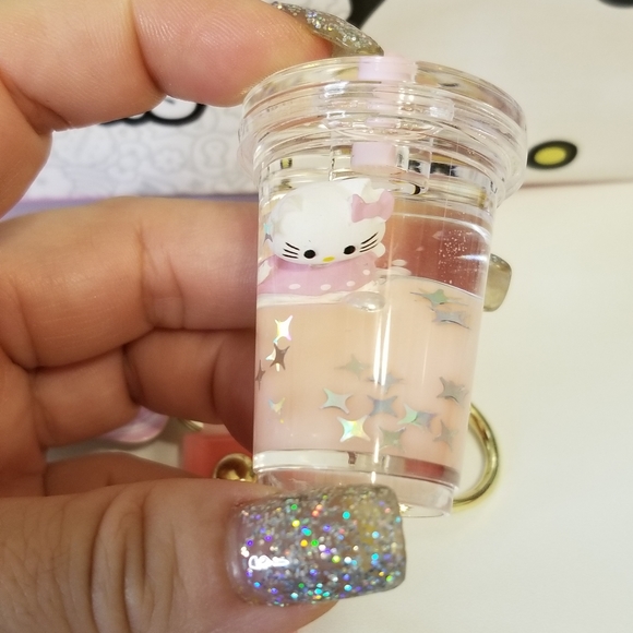 Hello Kitty Key Chain Floating Oil Liquid Acrylic Kawaii Boba Tea Key Chain New - Picture 3 of 7